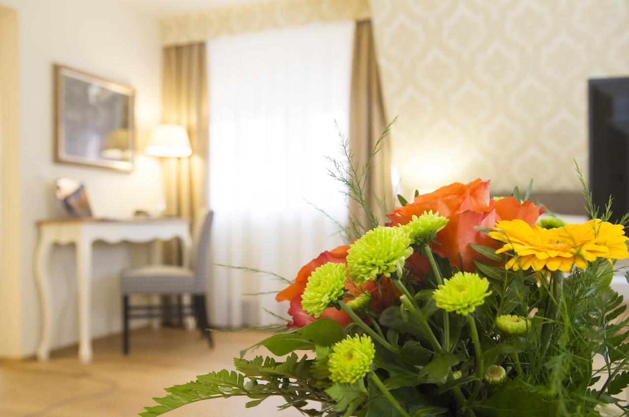 Hotel Reichskuechenmeister Rothenburg ob der Tauber Bagian luar foto